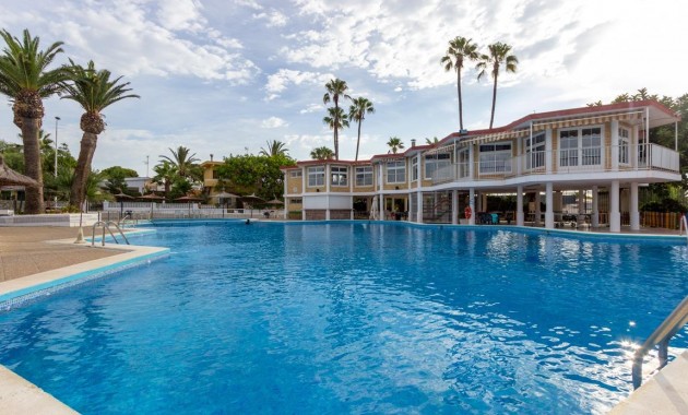 Herverkoop - Villa -
Torrevieja - Aguas nuevas 1