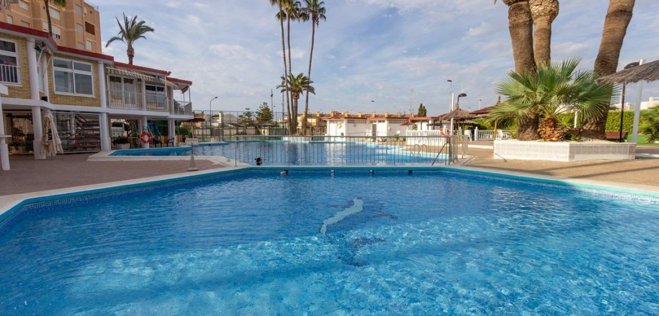 Herverkoop - Villa -
Torrevieja - Aguas nuevas 1