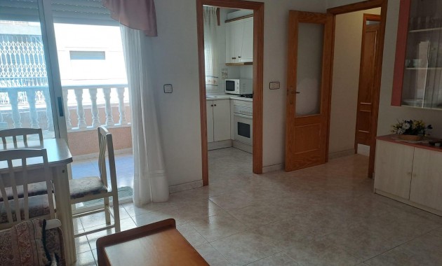 Herverkoop - Appartement / flat -
Torrevieja - Acequion