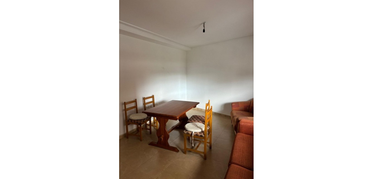 Herverkoop - Appartement / flat -
Almoradi - Centro urbano 2