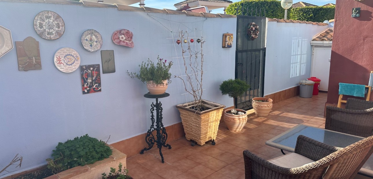 Herverkoop - Town house / semi detached -
Orihuela - Entre Naranjos Vistabella