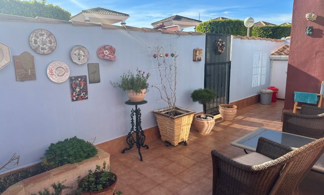 Herverkoop - Town house / semi detached -
Orihuela - Entre Naranjos Vistabella