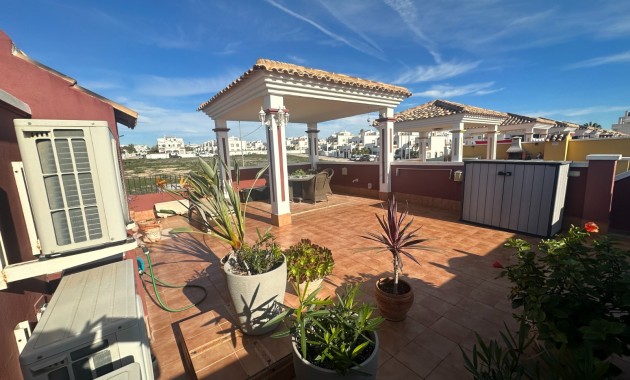 Herverkoop - Town house / semi detached -
Orihuela - Entre Naranjos Vistabella