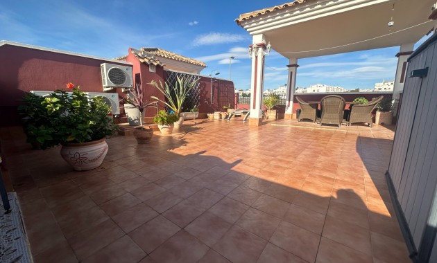 Herverkoop - Town house / semi detached -
Orihuela - Entre Naranjos Vistabella