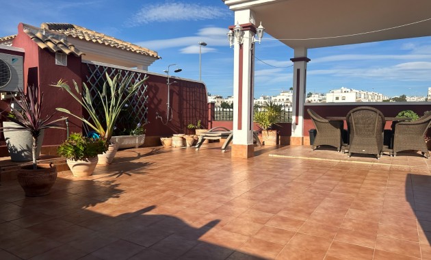 Herverkoop - Town house / semi detached -
Orihuela - Entre Naranjos Vistabella