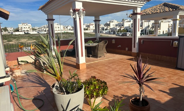 Herverkoop - Town house / semi detached -
Orihuela - Entre Naranjos Vistabella