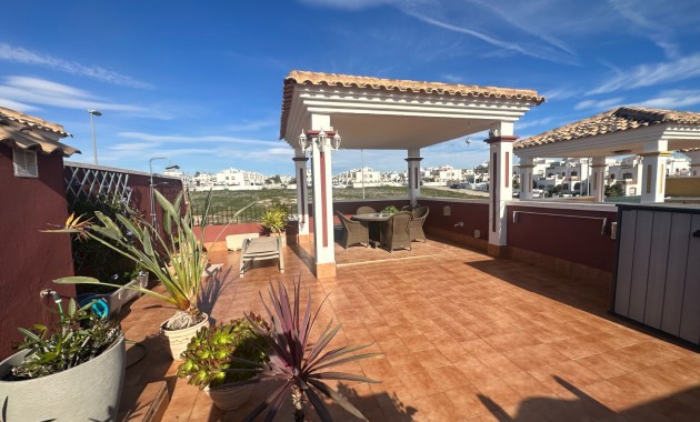 Herverkoop - Town house / semi detached -
Orihuela - Entre Naranjos Vistabella