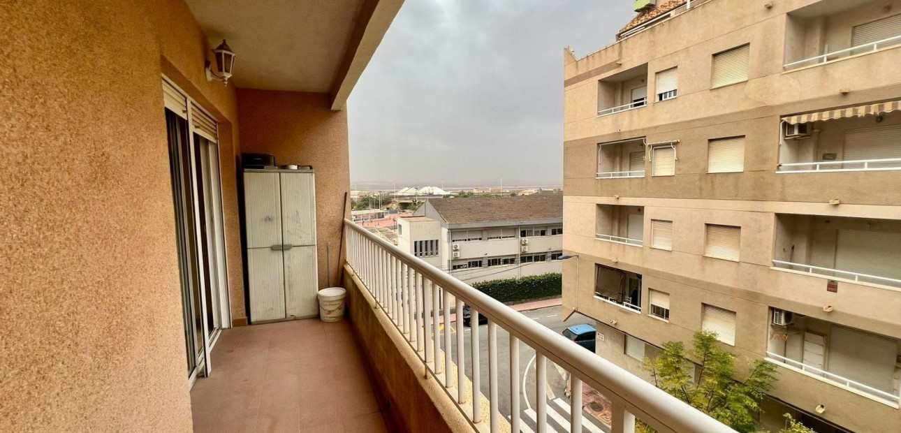 Sale - Apartment / flat -
Torrevieja - torrevieja