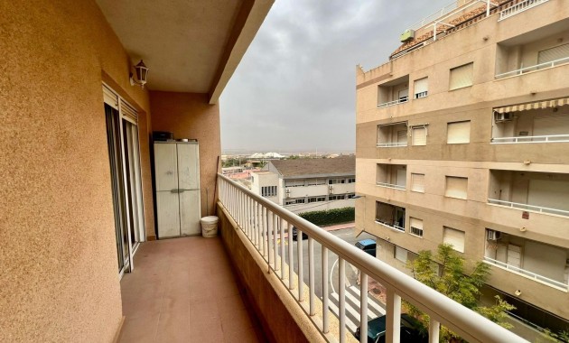 Sale - Apartment / flat -
Torrevieja - torrevieja