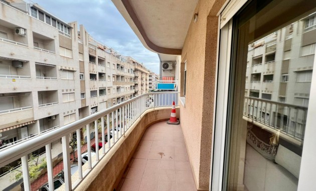 Sale - Apartment / flat -
Torrevieja - torrevieja