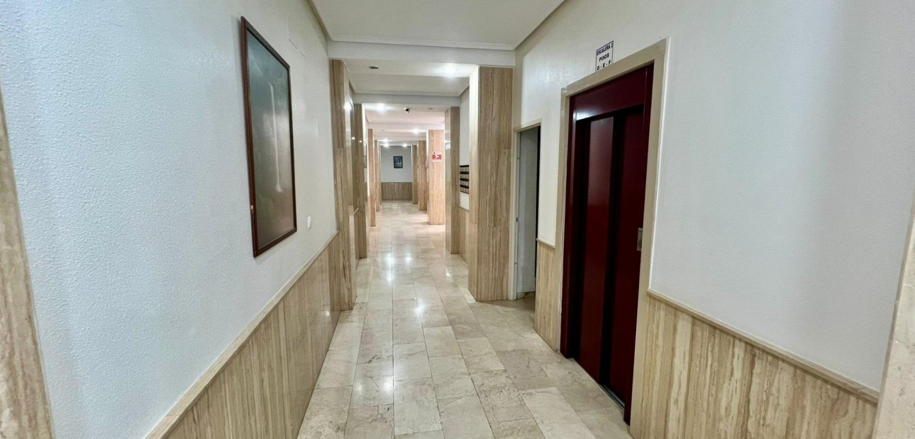 Sale - Apartment / flat -
Torrevieja - torrevieja