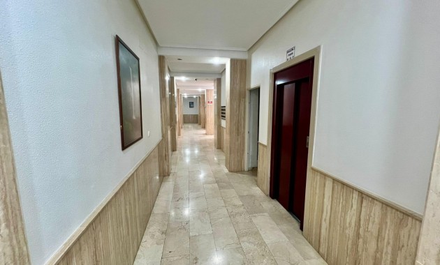 Sale - Apartment / flat -
Torrevieja - torrevieja