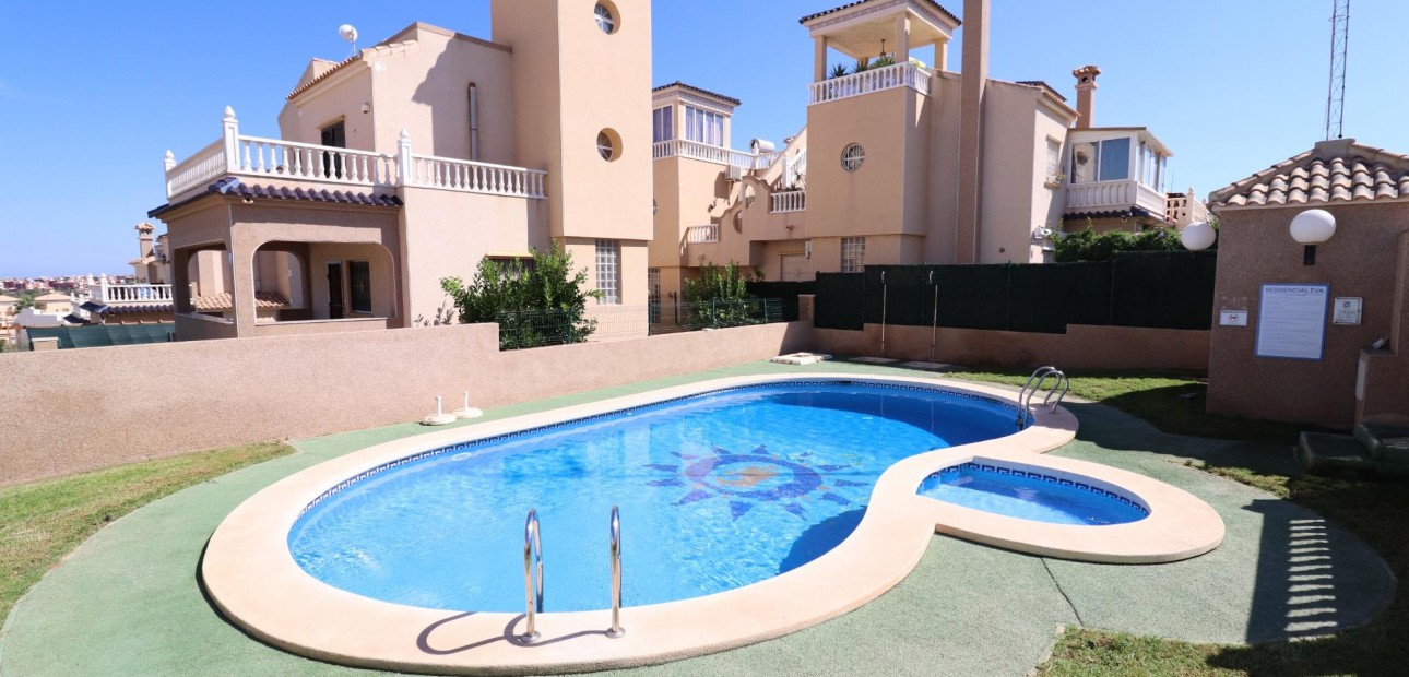 Herverkoop - Terraced house -
Orihuela Costa - PAU 26