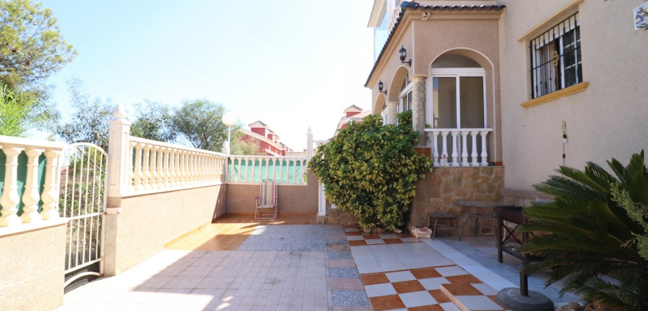 Herverkoop - Terraced house -
Orihuela Costa - PAU 26