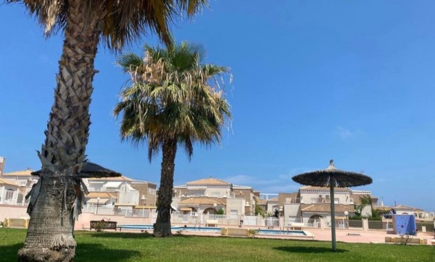 Herverkoop - Villa -
Torrevieja - Parque las naciones