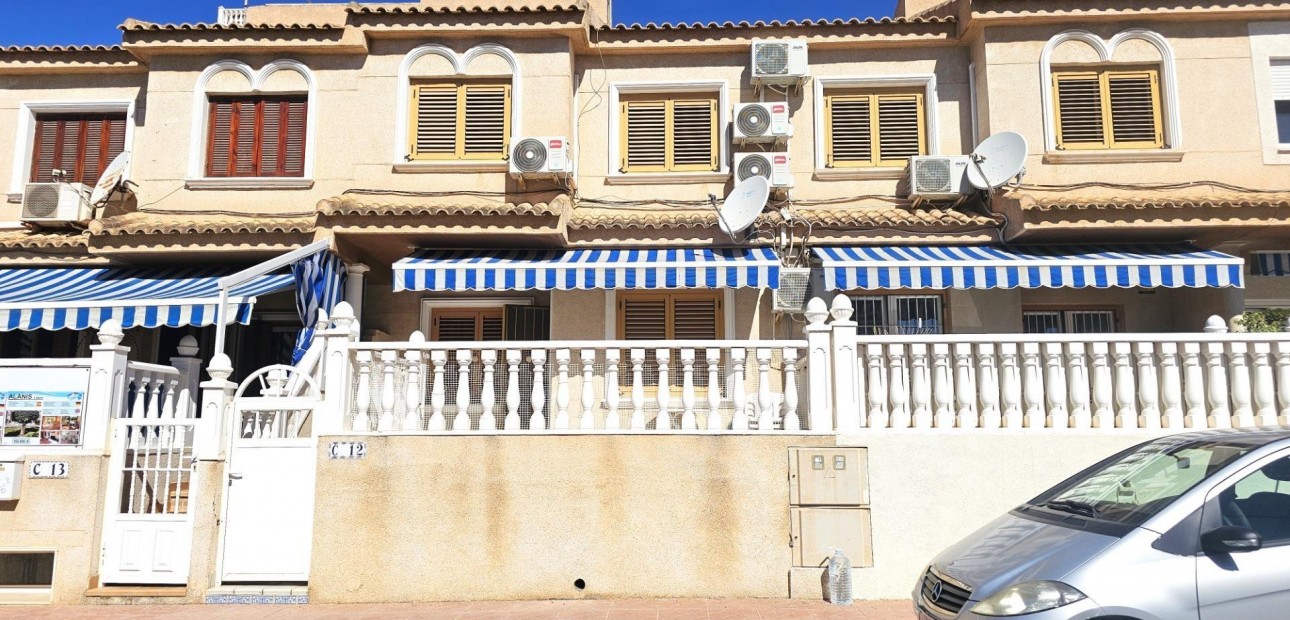 Herverkoop - Villa -
Torrevieja - Torreblanca