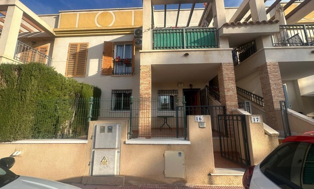 Venta - Apartamento / piso -
Daya Vieja