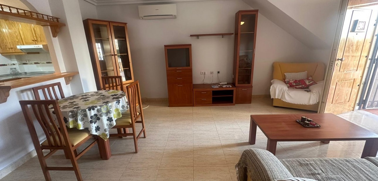 Venta - Apartamento / piso -
Daya Vieja