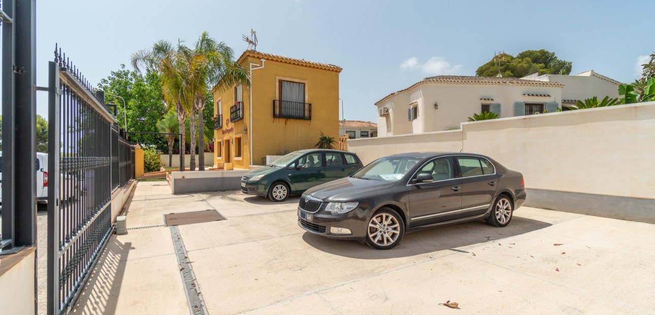 Alquiler a largo plazo - Commercial Unit -
Orihuela Costa - Villamartin