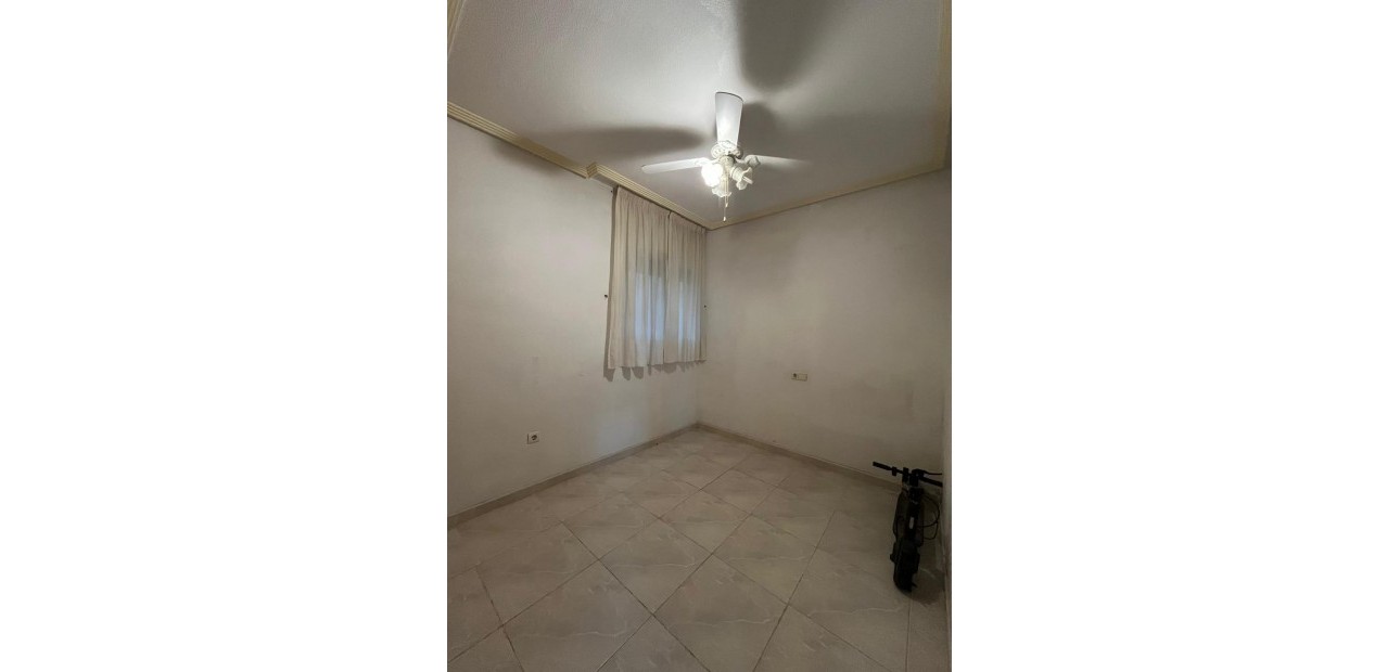 Herverkoop - Appartement / flat -
Orihuela Costa - Los Almendros-La Florida