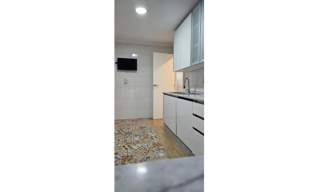 Herverkoop - Appartement / flat -
Torrevieja - Paseo maritimo