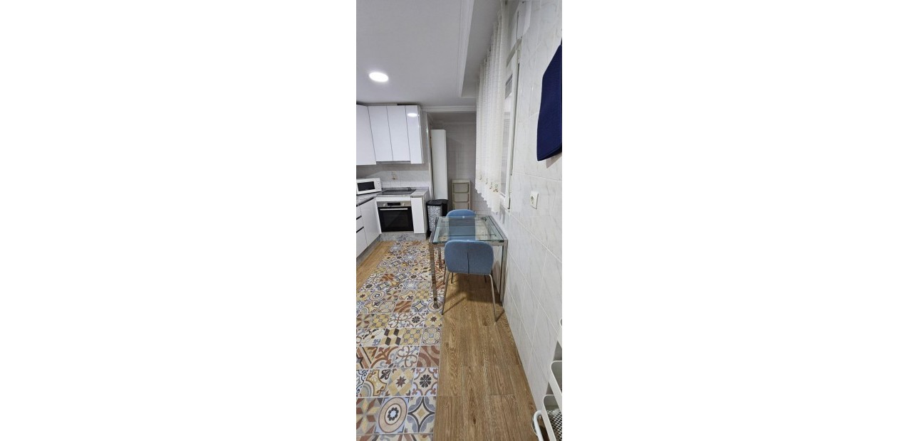 Herverkoop - Appartement / flat -
Torrevieja - Paseo maritimo