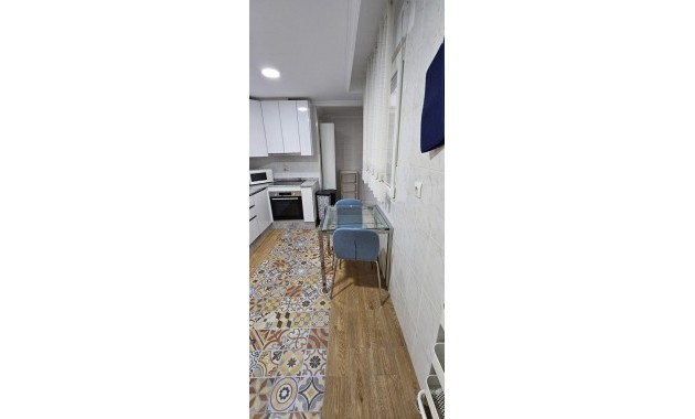 Herverkoop - Appartement / flat -
Torrevieja - Paseo maritimo