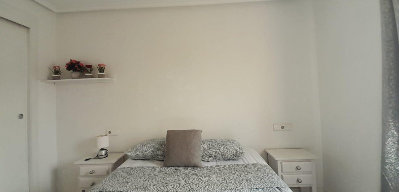 Herverkoop - Appartement / flat -
Torrevieja - El molino