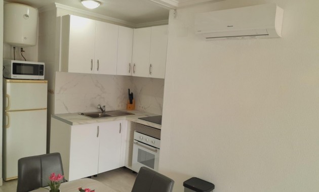 Herverkoop - Appartement / flat -
Torrevieja - El molino