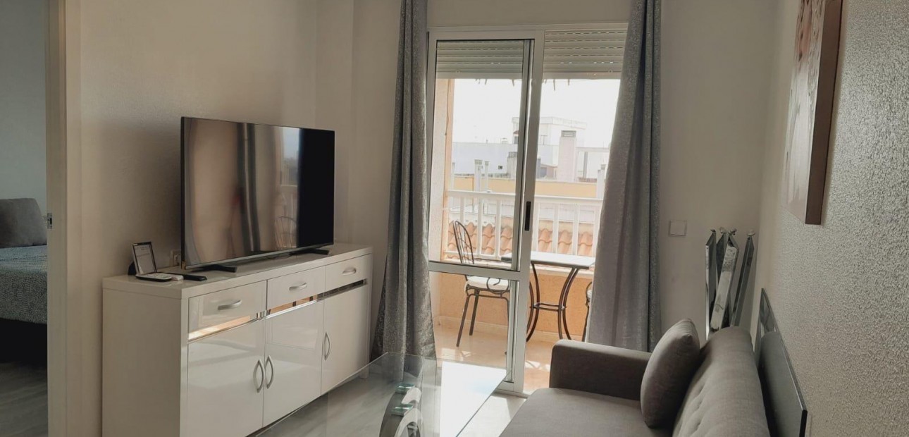 Herverkoop - Appartement / flat -
Torrevieja - El molino