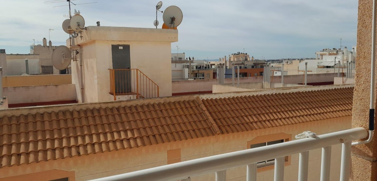 Herverkoop - Appartement / flat -
Torrevieja - El molino