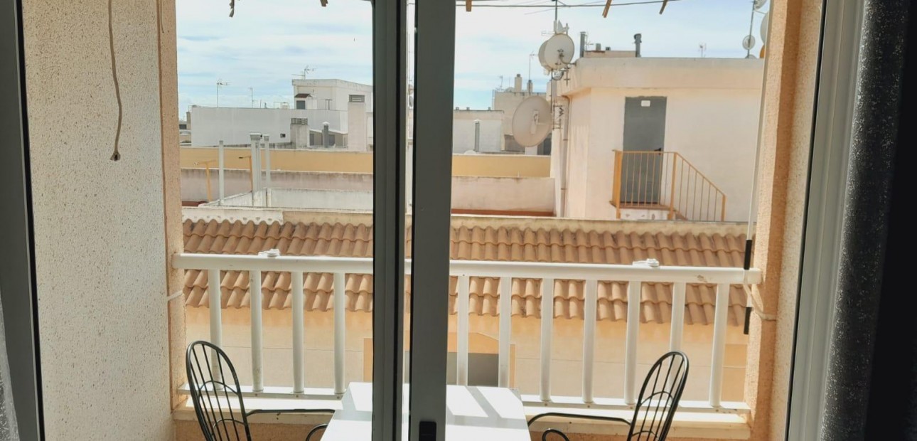 Herverkoop - Appartement / flat -
Torrevieja - El molino