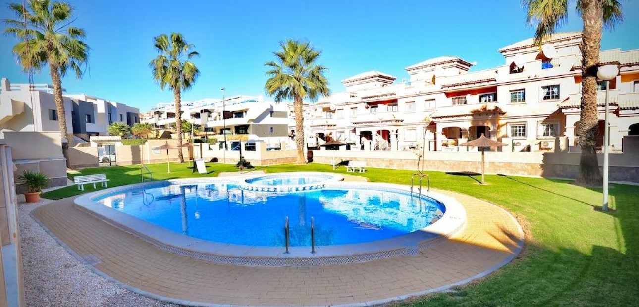 Herverkoop - Terraced house -
Orihuela Costa - PAU 26