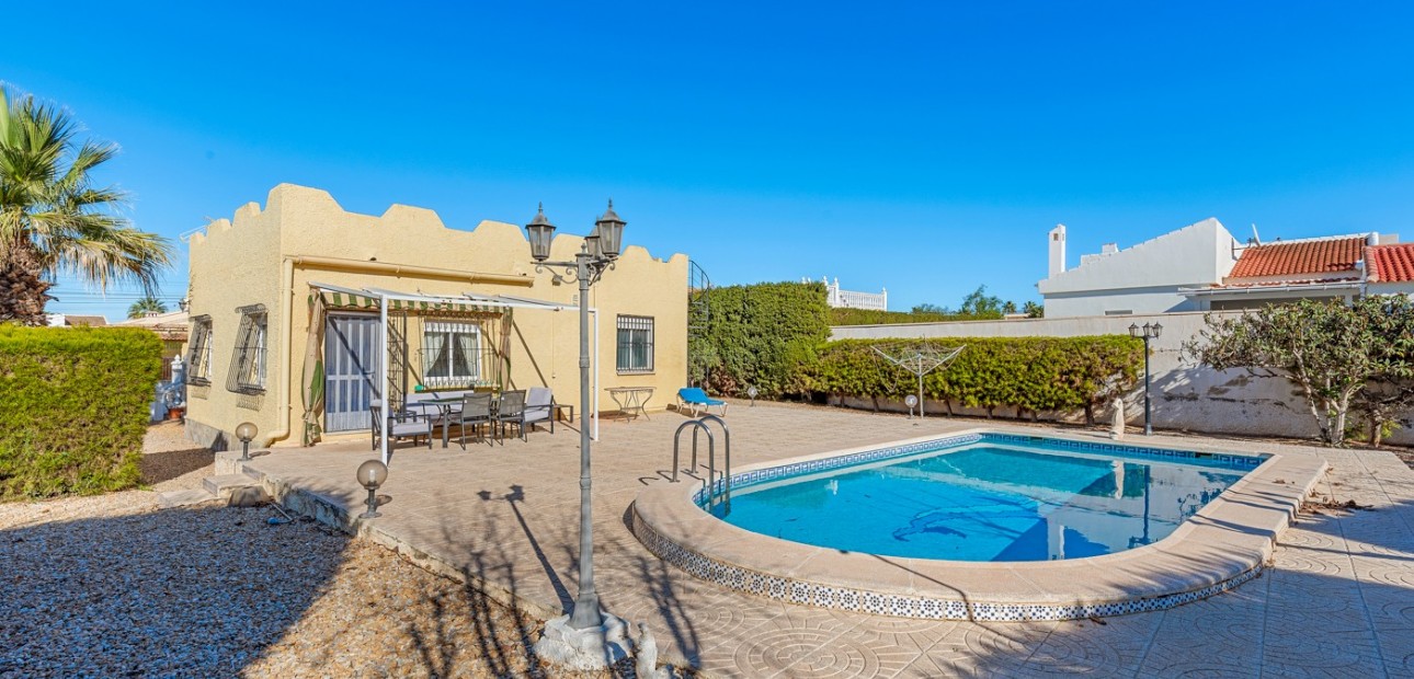 Venta - Villa -
Torrevieja - La Siesta