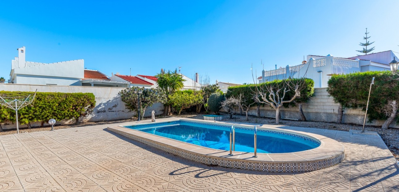 Venta - Villa -
Torrevieja - La Siesta