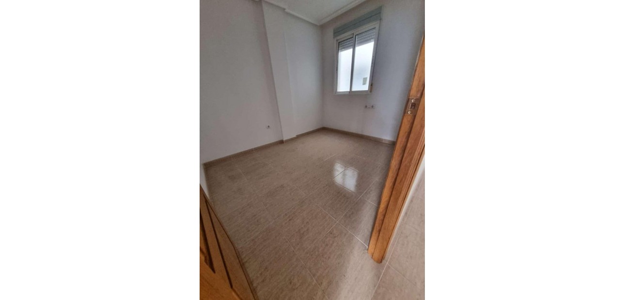 Venta - Apartamento / piso -
Torrevieja - Playa de los locos