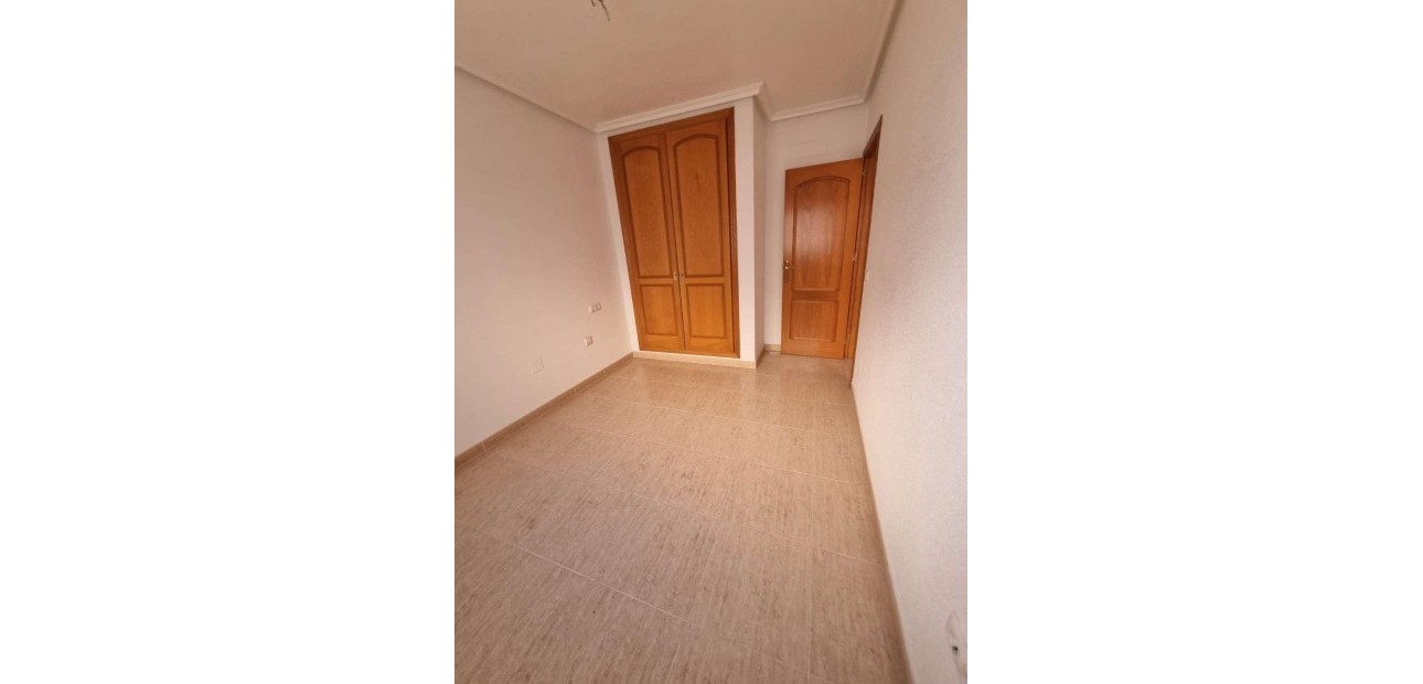 Venta - Apartamento / piso -
Torrevieja - Playa de los locos