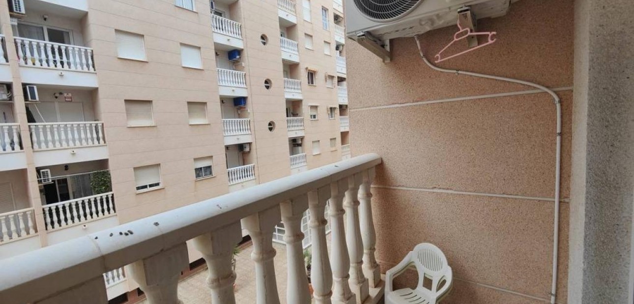 Venta - Apartamento / piso -
Torrevieja - Estacion de autobuses