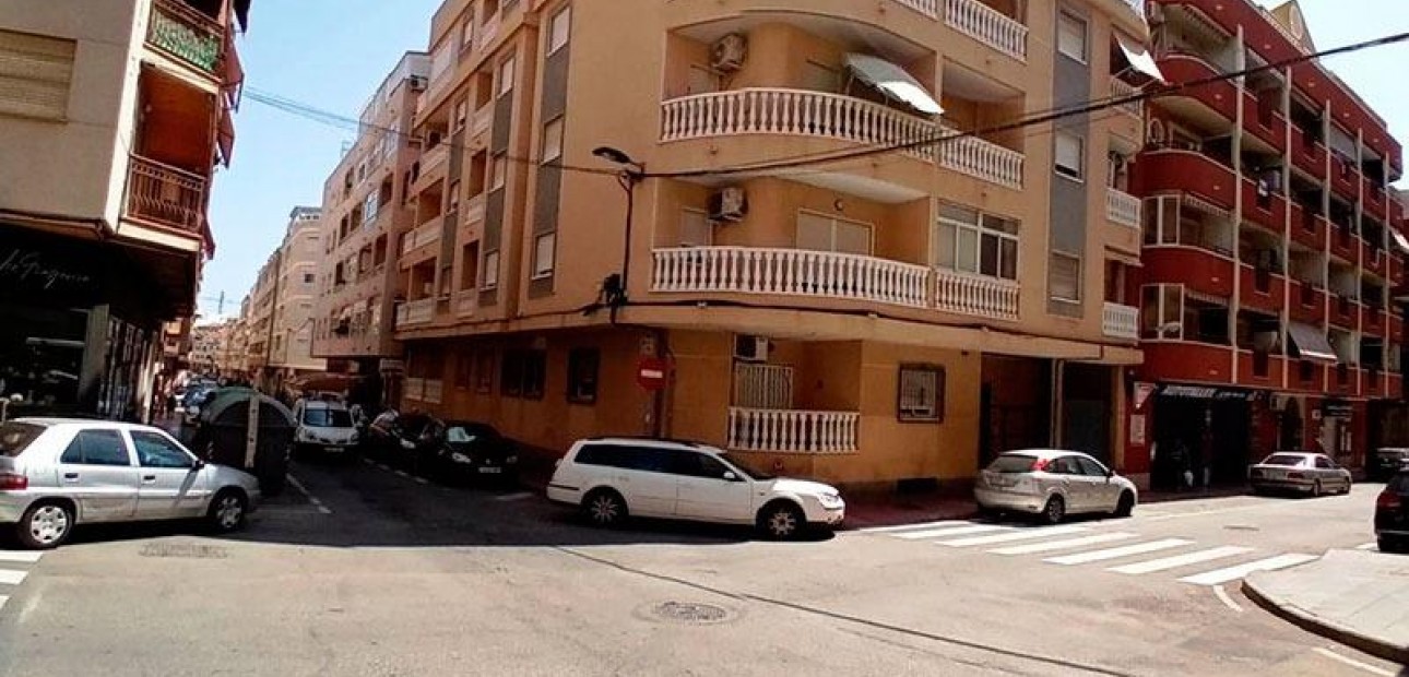 Venta - Apartamento / piso -
Torrevieja - Estacion de autobuses