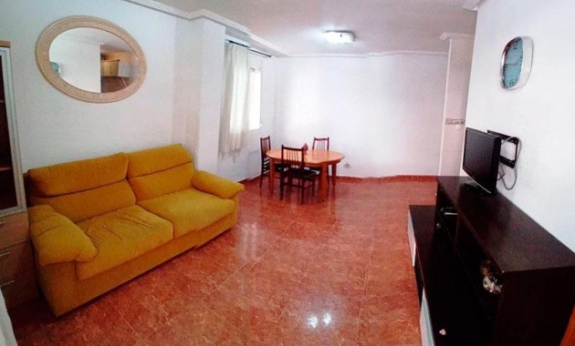 Venta - Apartamento / piso -
Torrevieja - Estacion de autobuses