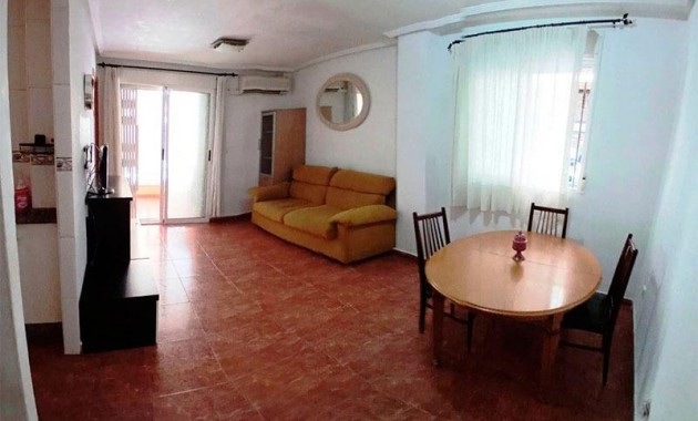 Venta - Apartamento / piso -
Torrevieja - Estacion de autobuses