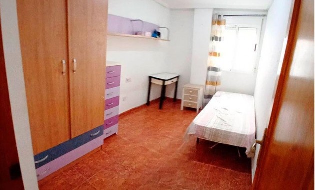 Venta - Apartamento / piso -
Torrevieja - Estacion de autobuses