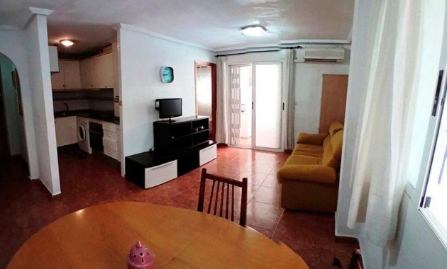 Venta - Apartamento / piso -
Torrevieja - Estacion de autobuses