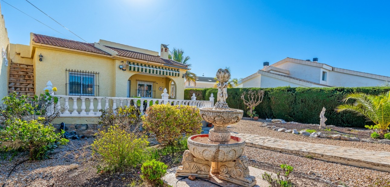 Venta - Villa -
Torrevieja - La Siesta