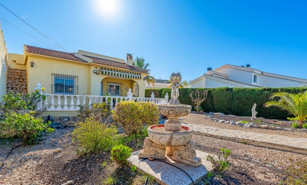 Venta - Villa -
Torrevieja - La Siesta