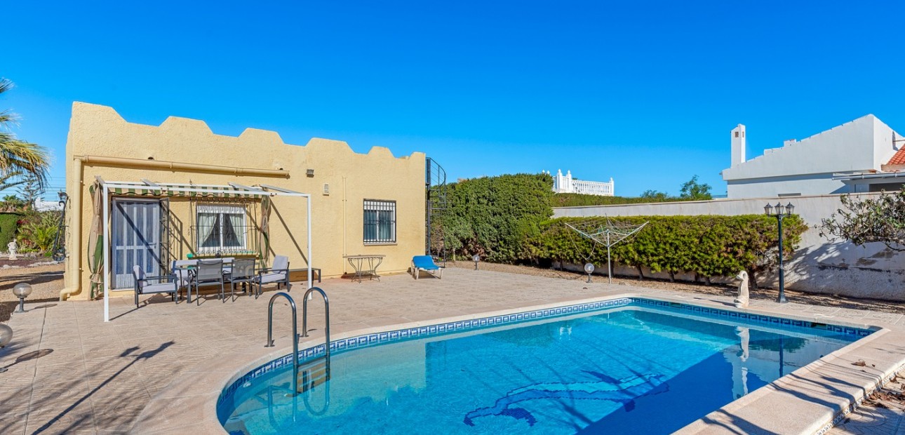 Venta - Villa -
Torrevieja - La Siesta