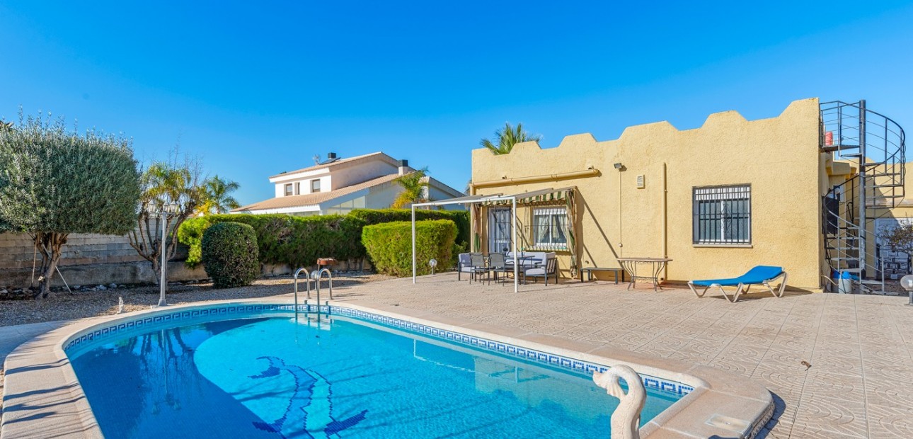 Venta - Villa -
Torrevieja - La Siesta