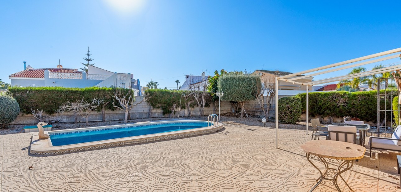 Venta - Villa -
Torrevieja - La Siesta