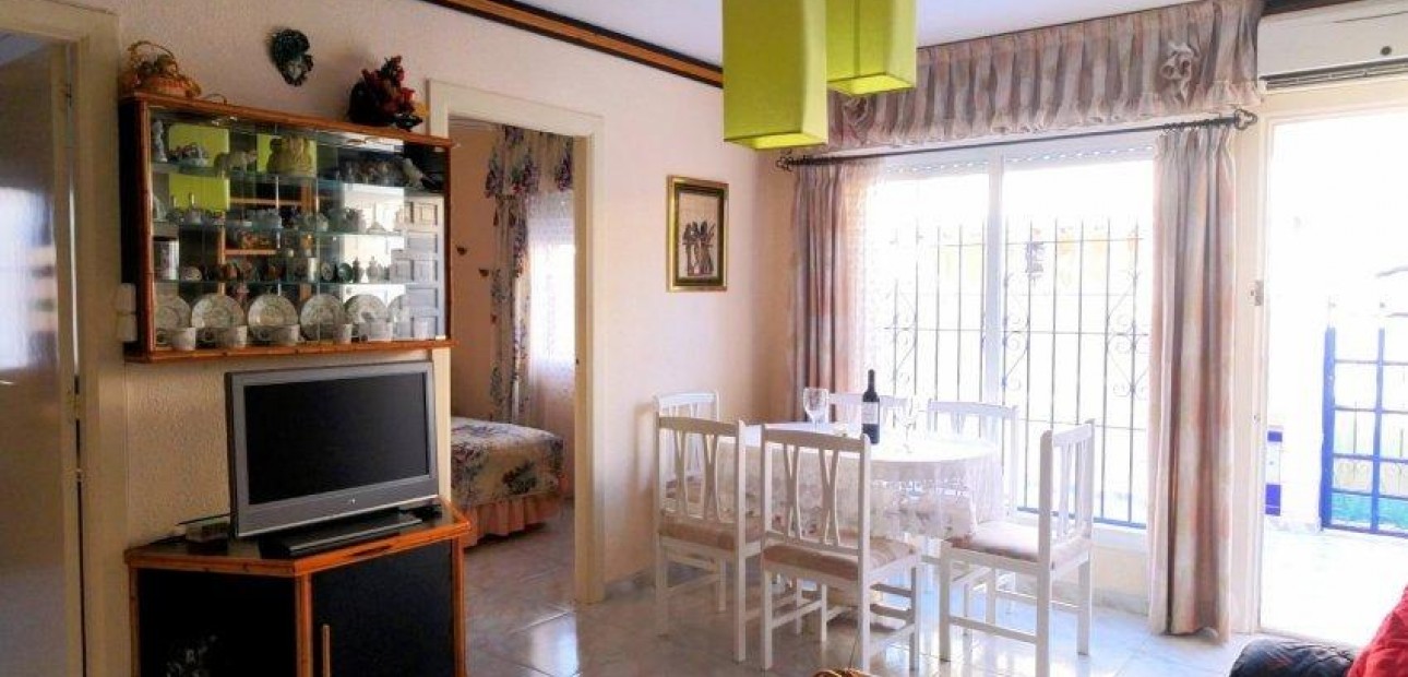 Venta - Terraced house -
Torrevieja - Carrefour