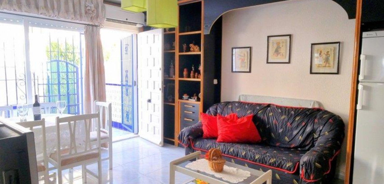 Venta - Terraced house -
Torrevieja - Carrefour